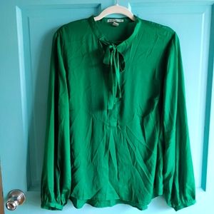 🔥 B2G1 Emerald Green Tie at the Neck Top